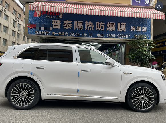 劣质深色膜的真相：它挡住的不是阳光，是视线与健康